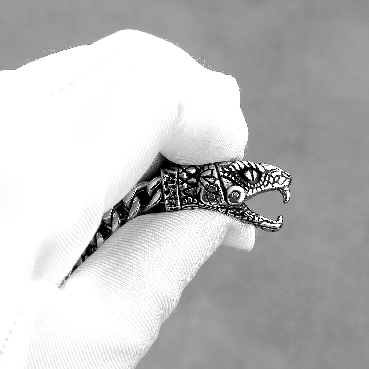 New Design Viking Snake Head M - Street Fashion Culture 评论和价格