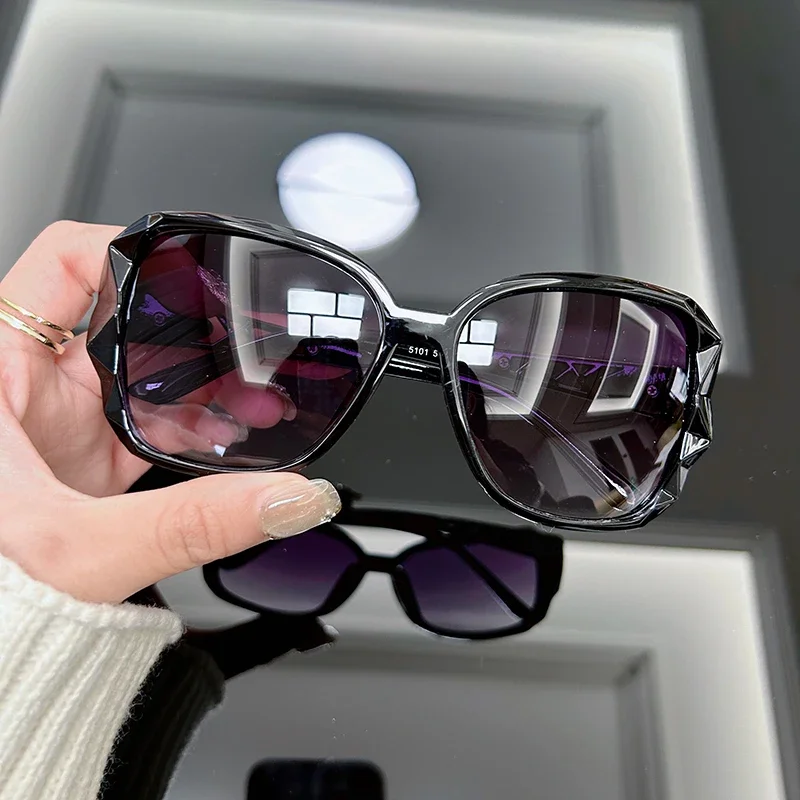 Vintage Oversized Sunglasses W - Street Fashion Brands 评论和价格