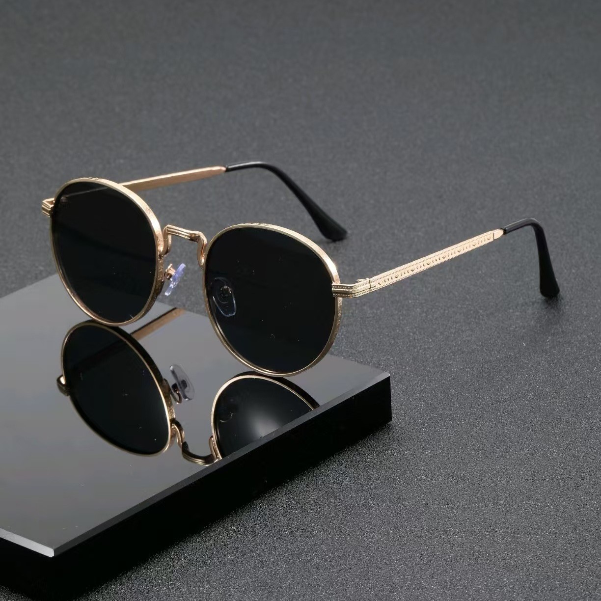 Fashion Classic Round Sunglass - Street Fashion Brands 评论和价格